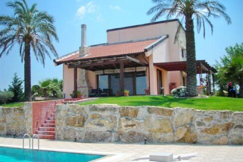 Villa with Pool For Rent Halkidiki Greece 05