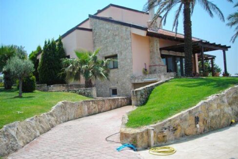 Villa with Pool For Rent Halkidiki Greece 06