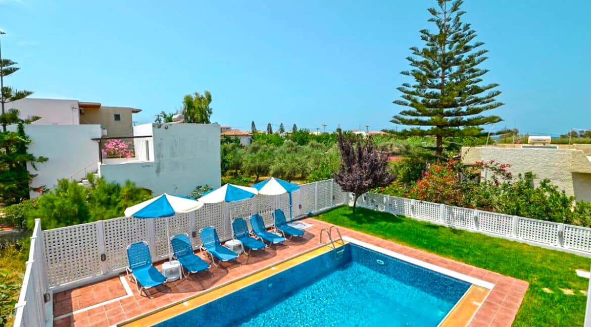 Villa of 5 Holiday apartments in Crete. Properties in Crete. Business in Crete 24