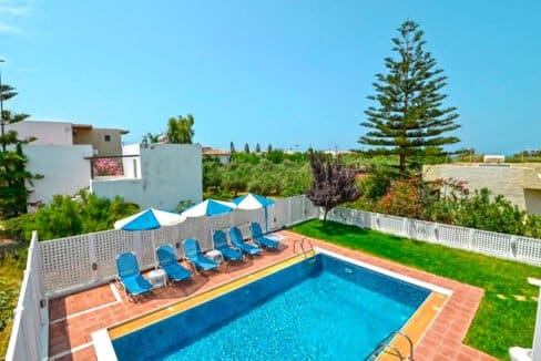 Villa of 5 Holiday apartments in Crete. Properties in Crete. Business in Crete 24