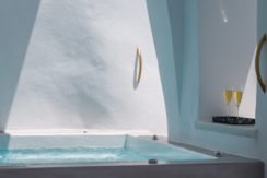 Super Lux Villa in Oia Santorini for Sale 15