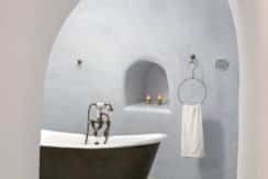 Super Lux Villa in Oia Santorini for Sale 8