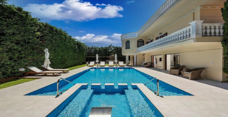 Great Luxurious Classic Greek Style Villa In Crete Chania