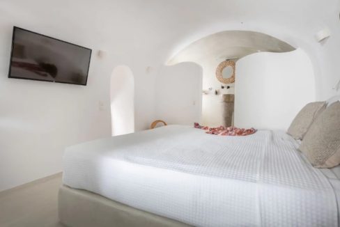 Santorini cave house for sale, traditional cave house Santorini for sale 16