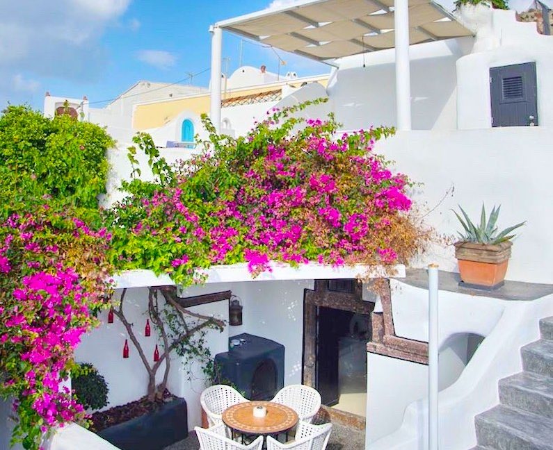 House for Sale in Santorini