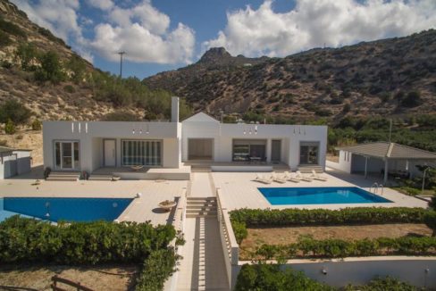 Seafront Villa near Ierapetra in Crete. Crete property for sale or rent 8