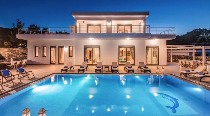 Luxury Villa in Agios Nikolaos Crete, by the sea. Villas for Sale in Crete, Seafront Villas in Crete, Luxury Estate Crete 2