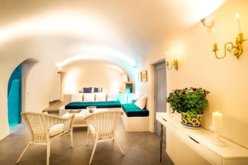 Small Hotel for Sale Finikia Oia Santorini, Hotel Sales Santorini 2