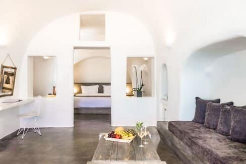 Luxury Caldera Suite Oia Santorini Greece for sale. Santorini Properties 10