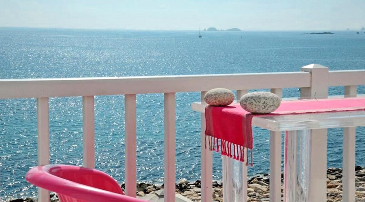 Studio With Roof Terrace In The Heart of Parikia Paros, Apartment with Sea view Paros Greece for Sale 20