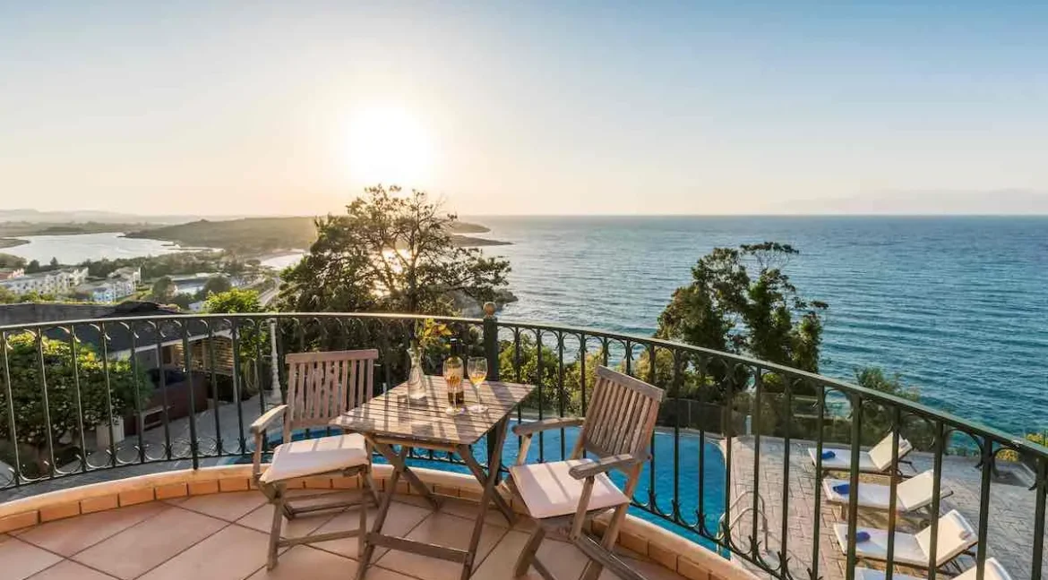 Beachfront Villa in Corfu for sale 4