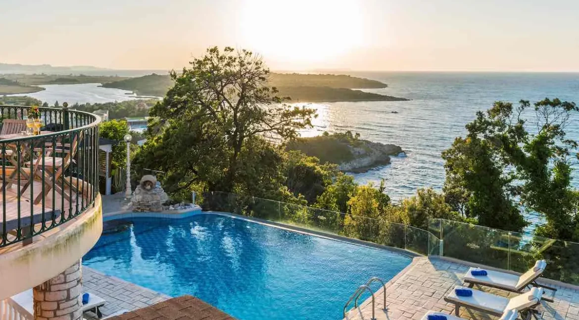 Beachfront Villa in Corfu for sale 5