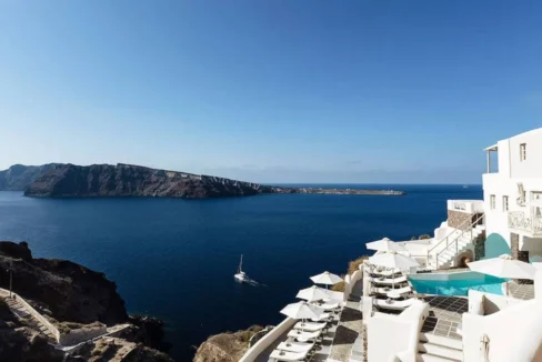 Luxury Suites Hotel in Oia of Santorini 2