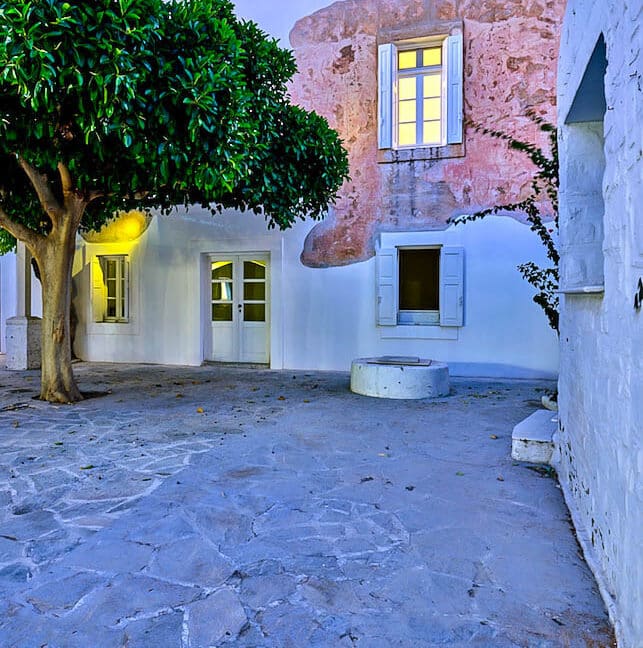 Property in the center of Paros Naoussa, Paros Properties3