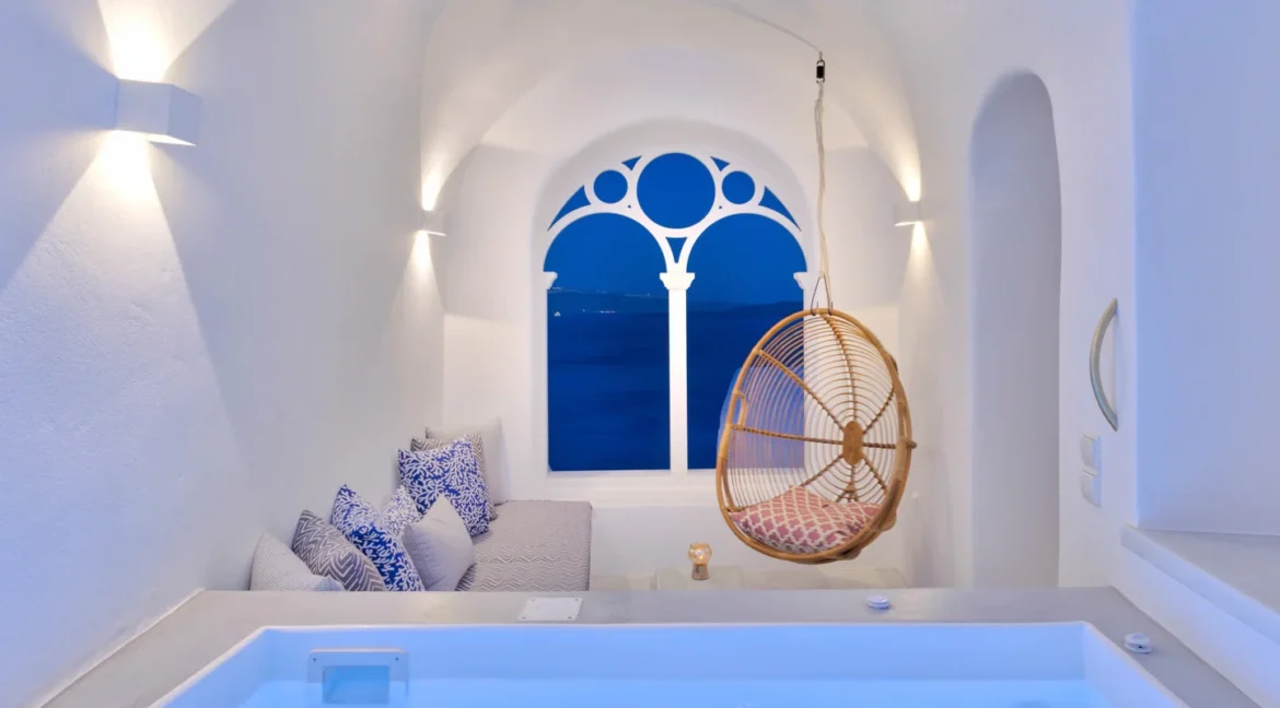 Super Lux Villa in Oia at Caldera of Santorini 12