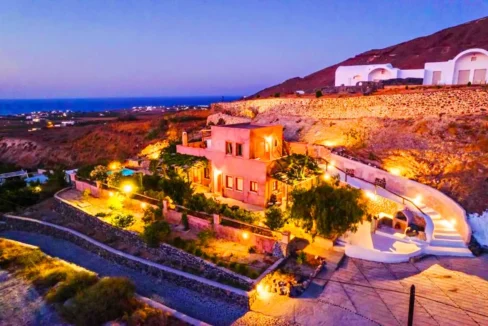 Villa at Foinikia of Oia in Santorini for sale 15