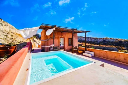 Villa at Foinikia of Oia in Santorini for sale 22