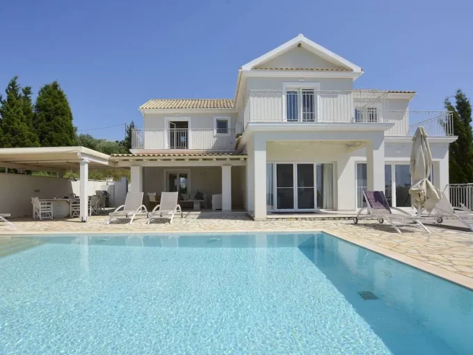 Villa in Corfu for sale