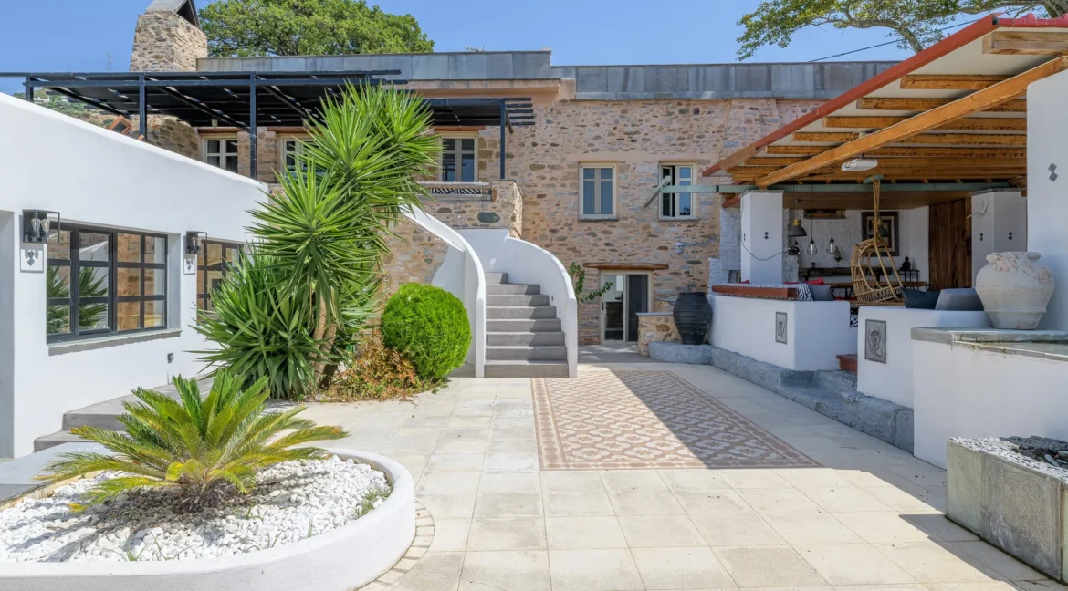 Luxurious Villa in Karystos, Evia 15