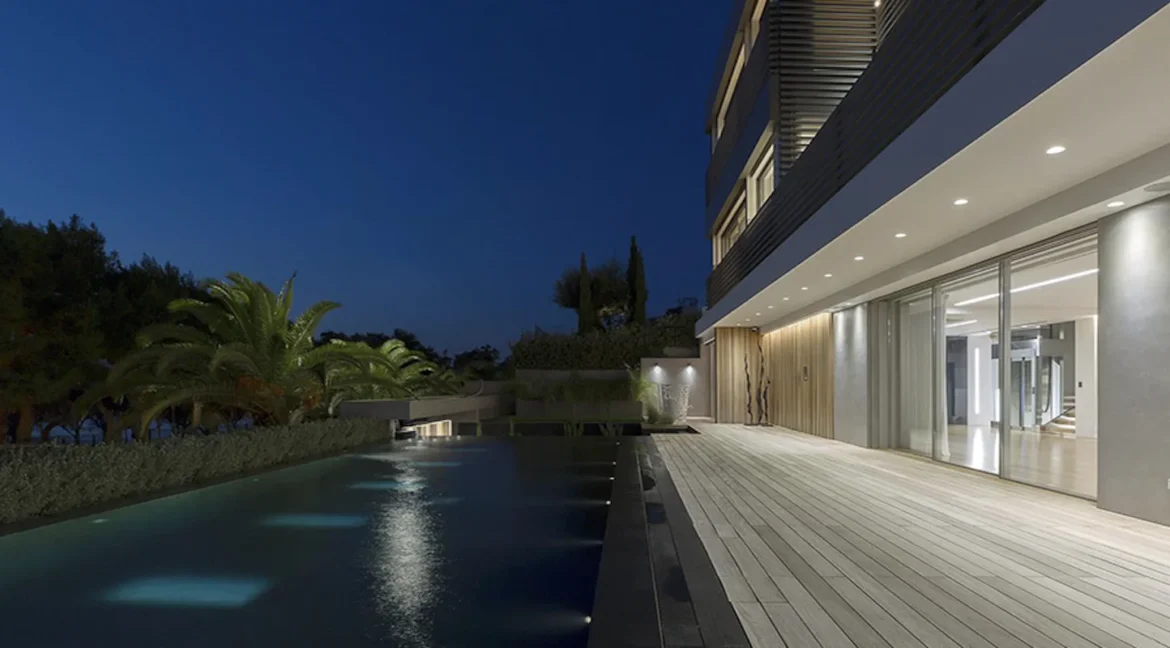 Luxury of this Beachfront Villa in Kavouri, Vouliagmeni 2