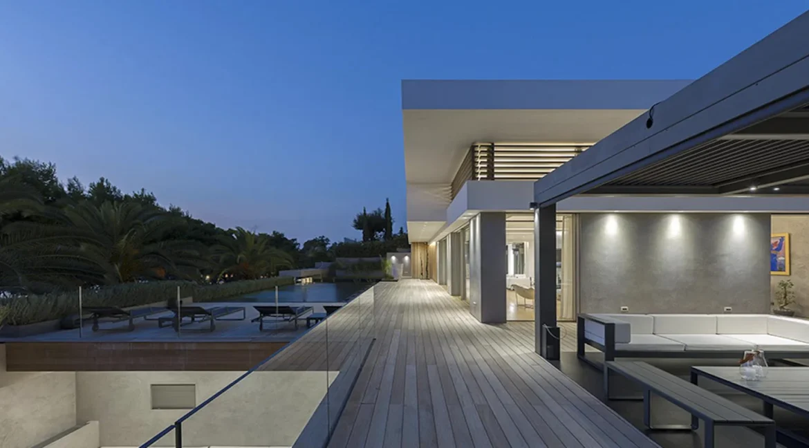 Luxury of this Beachfront Villa in Kavouri, Vouliagmeni 3