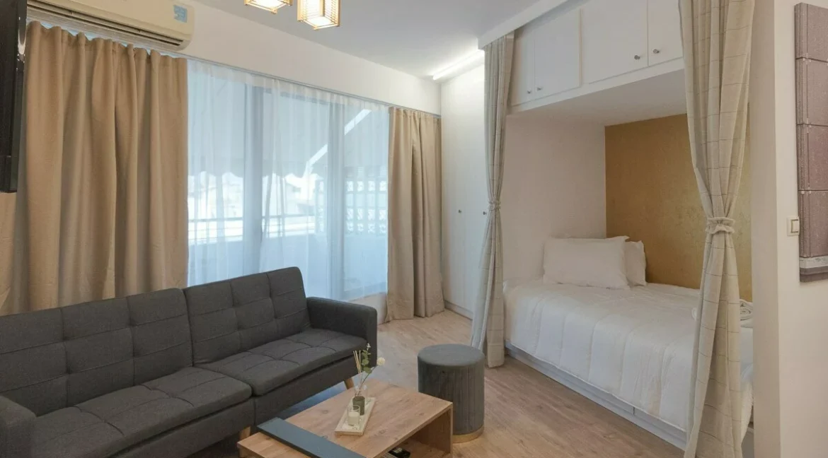 Building with 8 Fully-Equipped Suites - Ideal for Airbnb 2