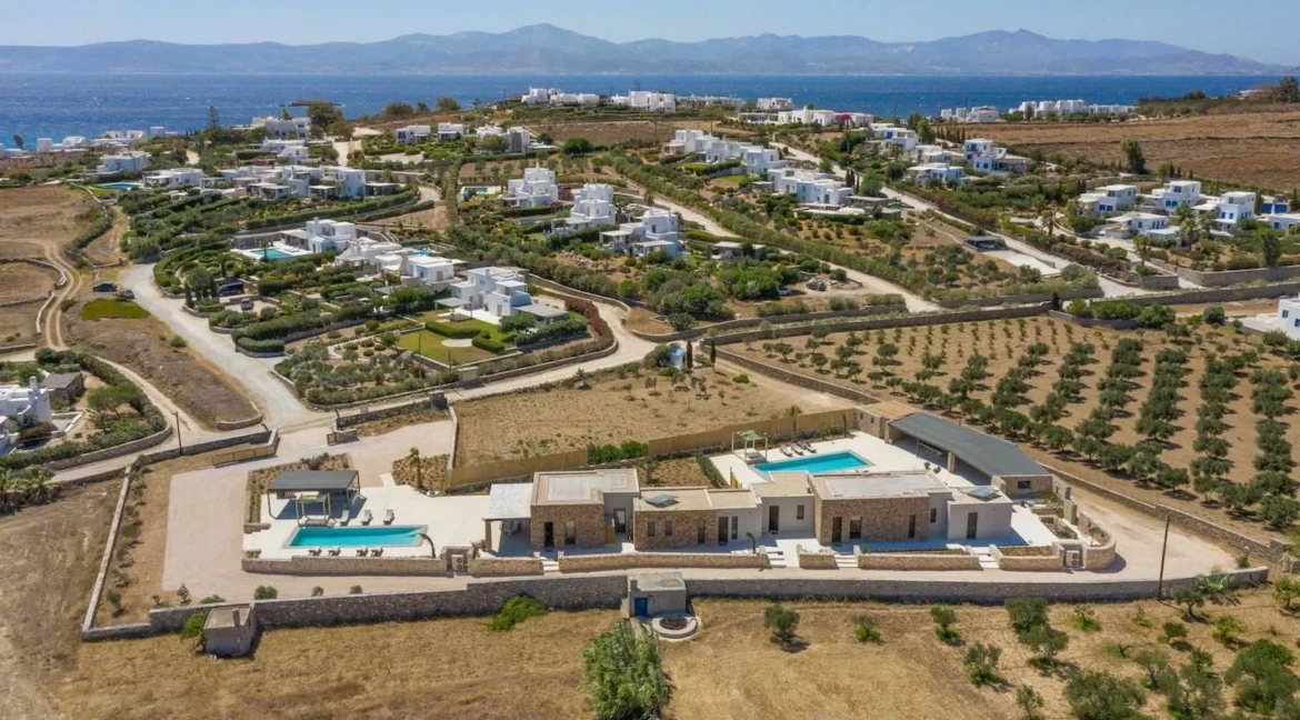 Luxury Living New Paros Villas Project, Chrisi Akti 10