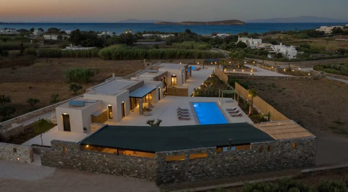 Luxury Living New Paros Villas Project, Chrisi Akti 3