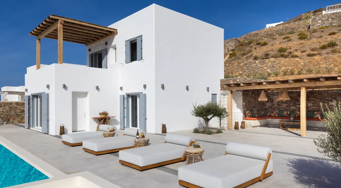 Seaview Property in Syros 13