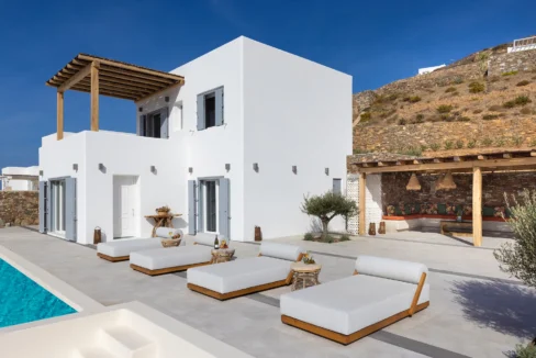 Seaview Property in Syros 13