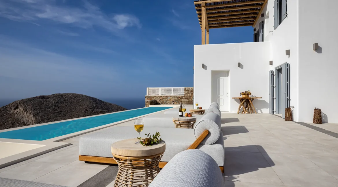 Seaview Property in Syros 18