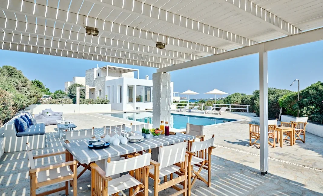 Beachfront Villa With View in Paros for Sale 10