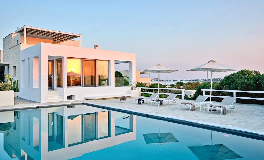 Beachfront Villa With View in Paros for Sale 11