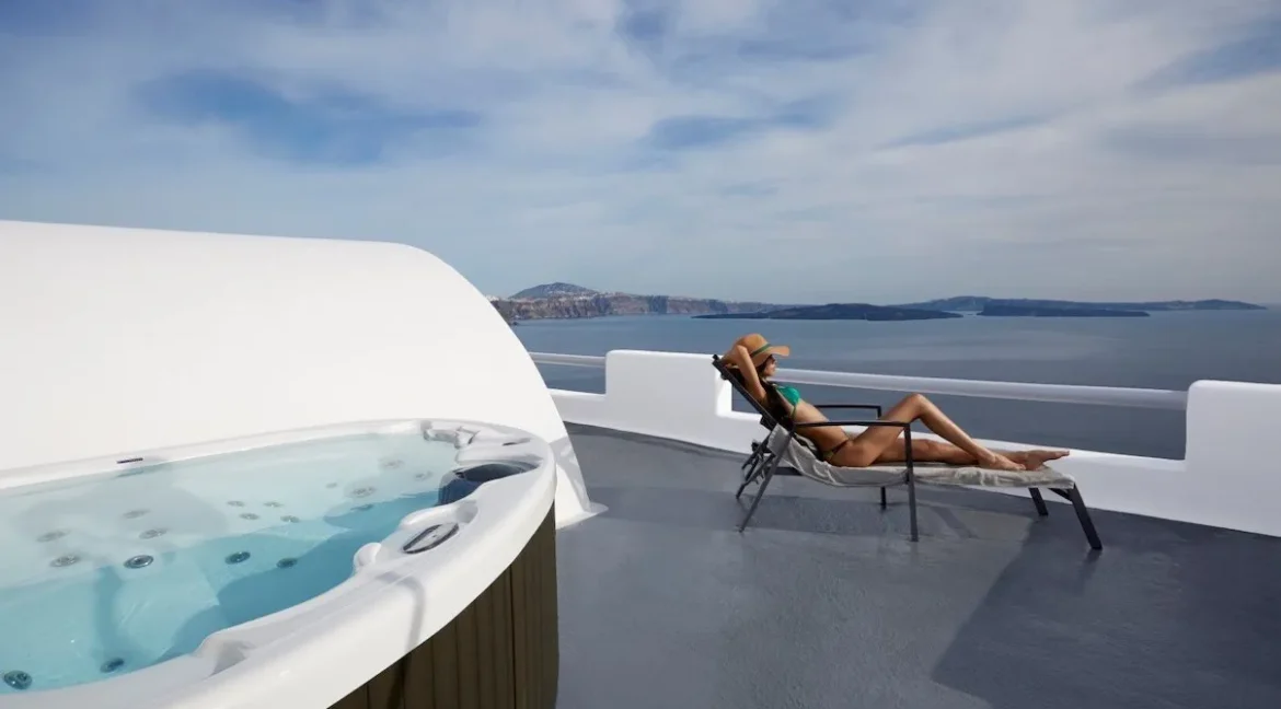 Luxurious Suites for Sale in Oia, Santorini