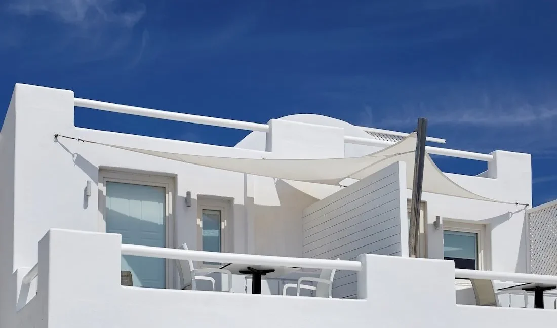 Luxurious Suites for Sale in Oia, Santorini 12