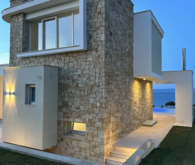 Seaview Villa for sale in Chalkidiki 10