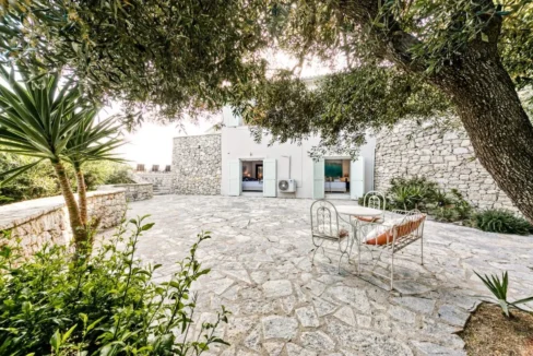 Luxurious Hilltop Retreat in Nissaki, Corfu 11