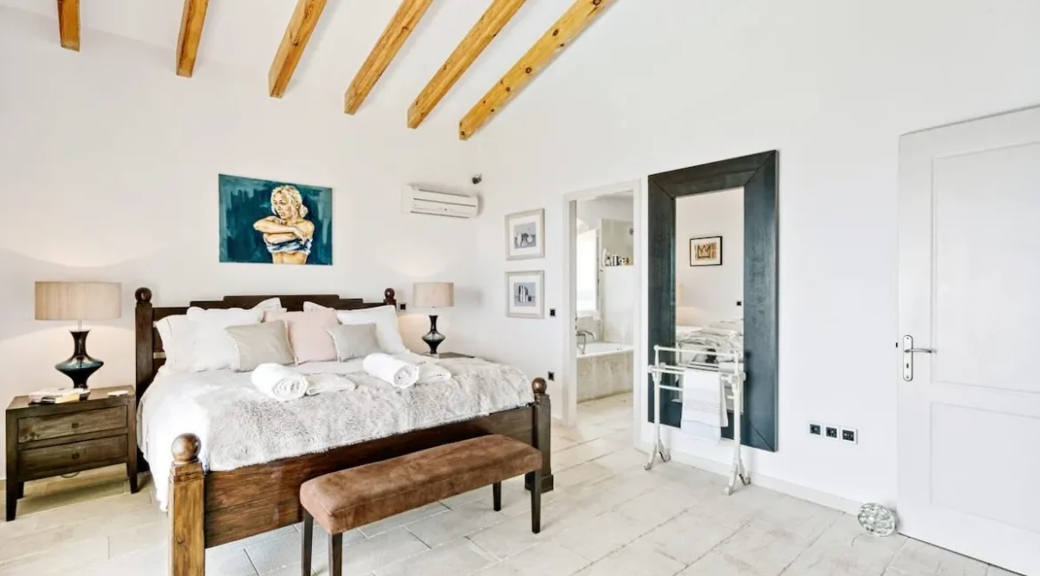 Luxurious Hilltop Retreat in Nissaki, Corfu 20