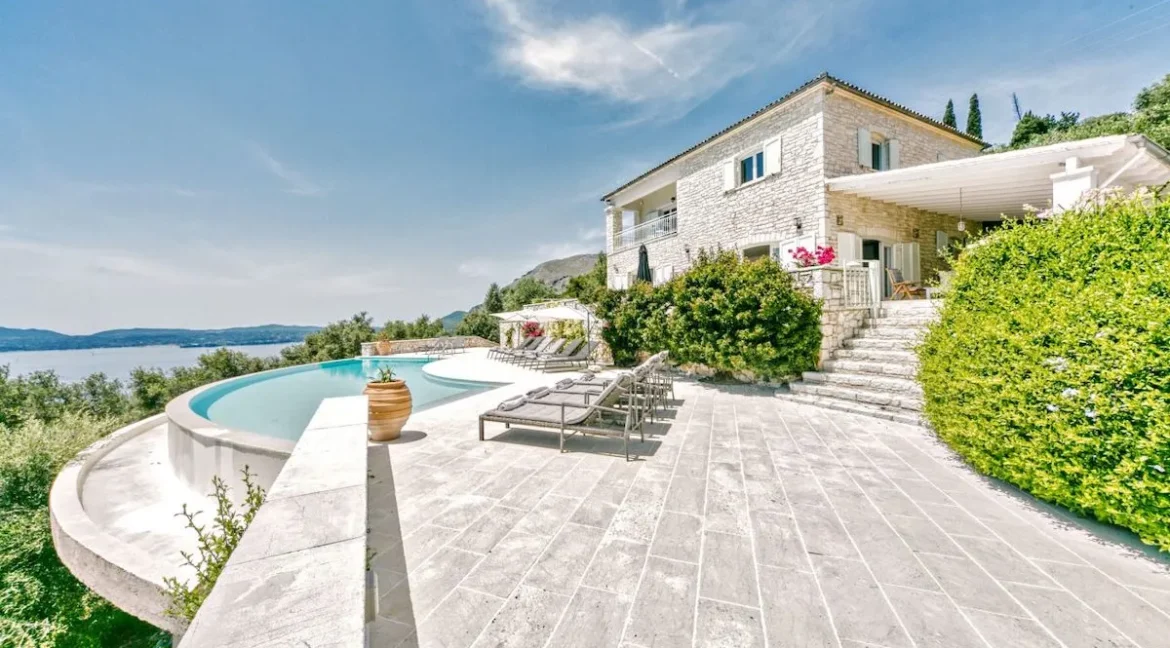 Luxurious Hilltop Retreat in Nissaki, Corfu 32