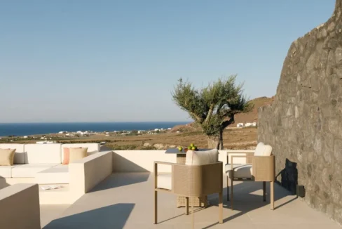 Luxurious Hotel for Sale in Oia, Santorini 4