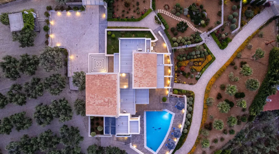Luxurious sea-view villa in Rethymno Crete for Sale 3