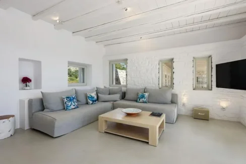 Luxury Design Villa with Unlimited Views in Paros 31