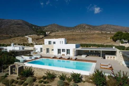 Luxury Design Villa with Unlimited Views in Paros 41