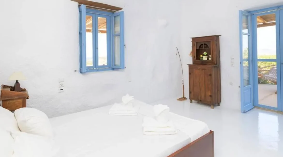 Traditional Cycladic Villa in Paros for sale 8