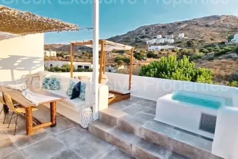 Apartment for sale in Naxos with Jacuzzi, Greece 1