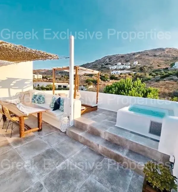 Apartment for sale in Naxos with Jacuzzi, Greece 1