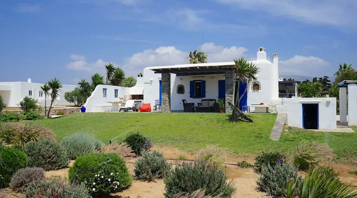 Beach house for sale in Paros Greece1