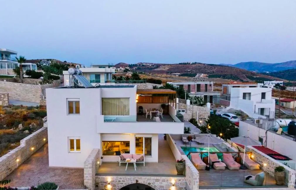 Luxurious Seaside Villa in Crete for sale 13