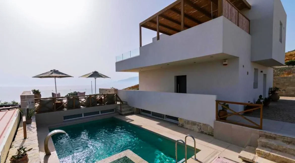 Luxurious Seaside Villa in Crete for sale 16