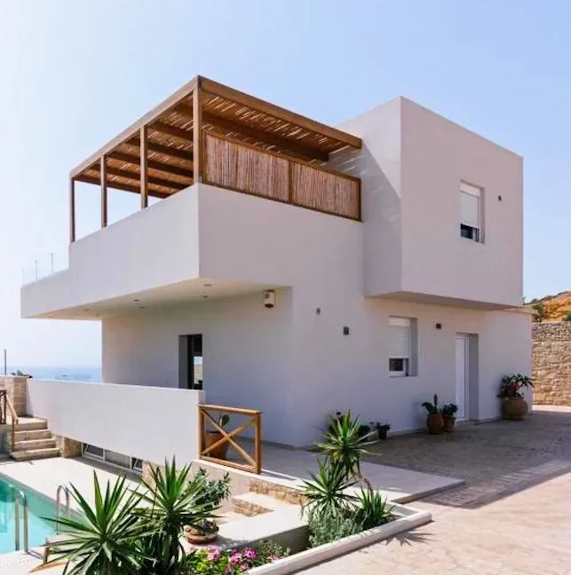 Luxurious Seaside Villa in Crete for sale 2